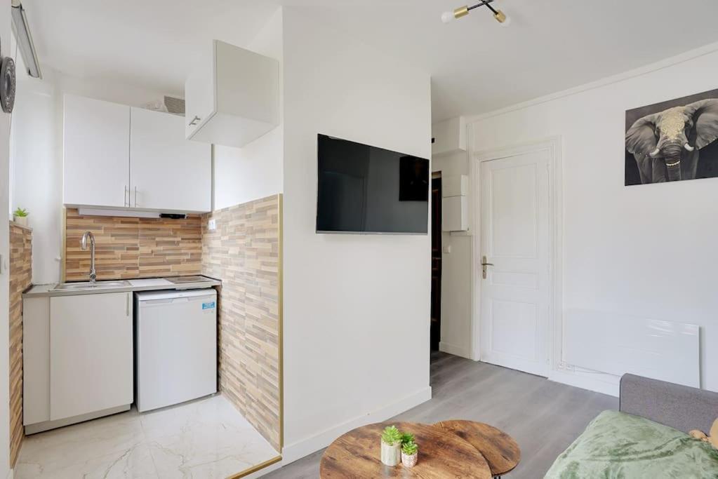 12 Aux Portes De Paris Apartment